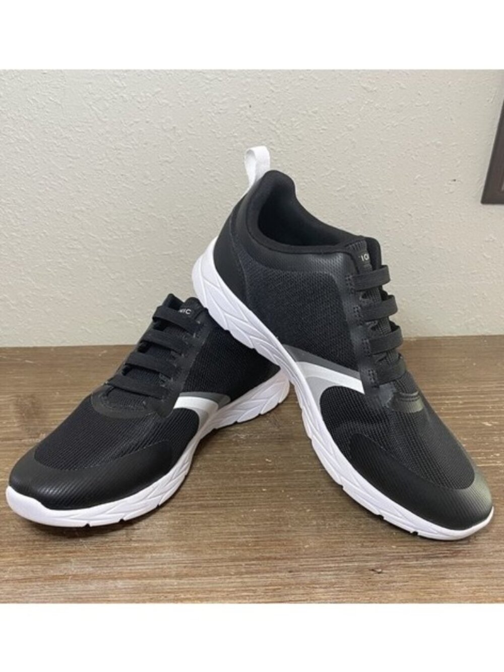 Vionic Women’s Size 9 Sneaker Shoes  Athletic Black Mesh Athleisure Modern Walk